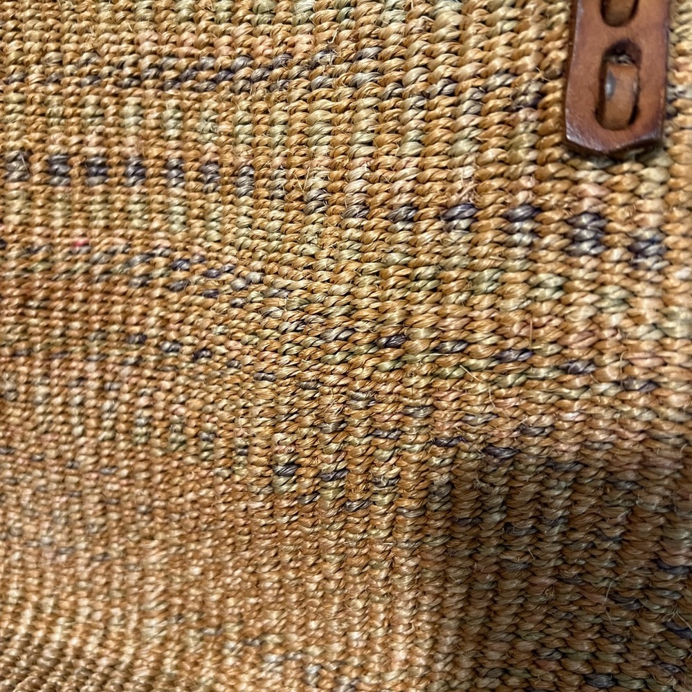 SOLD!❌ - Vintage Handmade Woven Sisal Market Tote Bag with Leather Handles - Picture 4 of 8